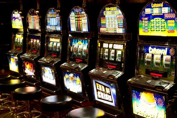wiraspin88 live-dealer studio with multiple camera angles showing real-time game results
